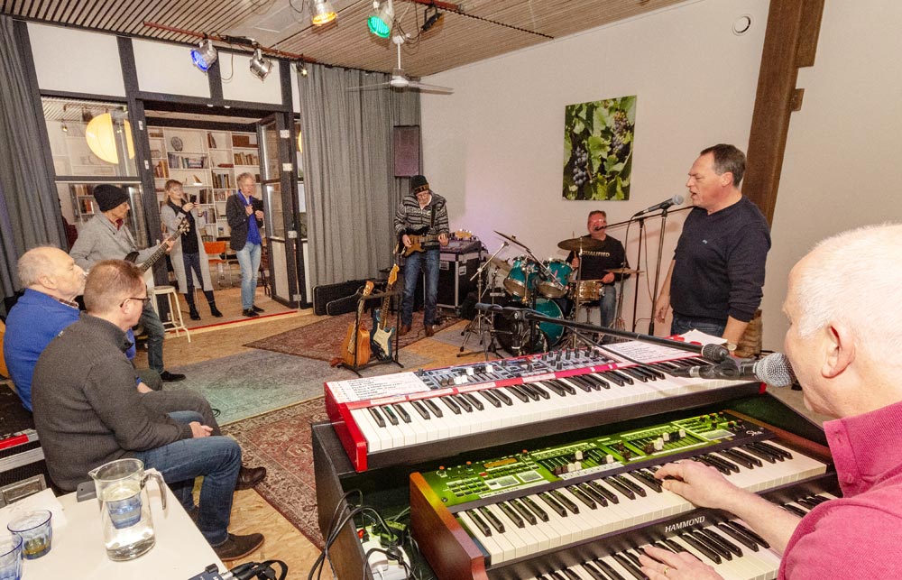 De middenzaal van kookstudio luciaz' eeterij